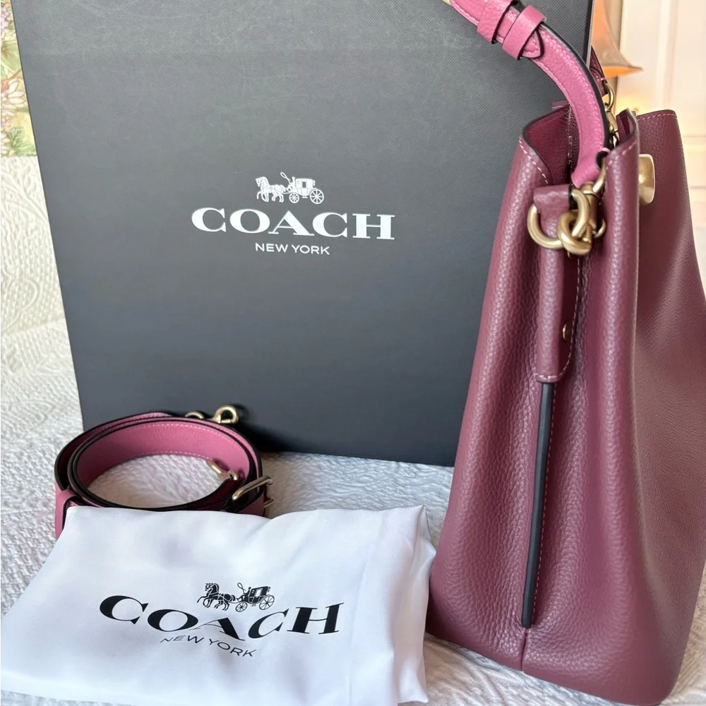Coach Willow Shoulder Bag - Picture 2 of 10